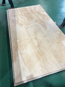 Grado AA 12/15/18mm Venta caliente de madera contrachapada de pino para encofrado de muebles de construcción 4x8 Modelo E0 fabricado proveedor vietnamita - Product Image 5