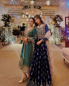 Ensemble Kurta Vert Brodé pour Mariage en Soie Jimmy avec Broderie de Sequins et de Fils, Haut et Pantalon avec Dupatta - Product Image 2