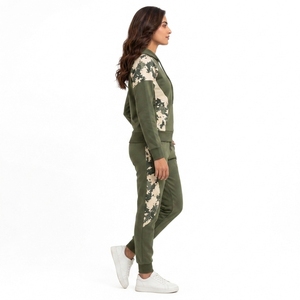 Conjuntos deportivos personalizados de primera calidad para mujer, chándales estampados para entrenamiento, jogging, ejercicio y uso diario. - Product Image 3