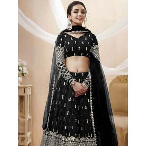 Ensemble Lehenga Choli en Georgette pour femmes grandes tailles, à porter pour les occasions spéciales, en noir - Product Image 2