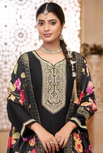 ชุดอานาร์กาลีผ้าไหมโดลาปักลายด้วยด้ายไหมแบบกึ่งสำเร็จรูปทรงมิดิทันสมัยสำหรับงานปาร์ตี้ งานแต่งงาน และงานดิวาลี - Product Image 4