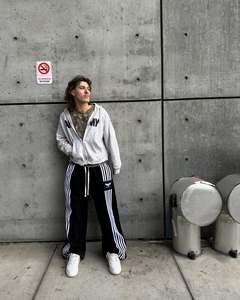 Pantalon de jogging décontracté personnalisé 100% coton, coupe large évasée, style baggy, avec bande latérale rayée et broderie tricotée, haute qualité - Product Image 6