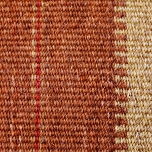 Tapis en laine tufté à la main rayé marron rouille Desert Ember, antidérapant, écologique, tissé aux tons terreux, pour salon et chambre à coucher - Product Image 4