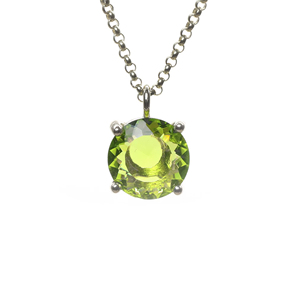 Collar con Colgante de Peridoto Verde Facetado en Plata de Ley 925 con Engaste de Bisel, Joyería Fina para Bodas, Fiestas y Aniversarios - Product Image 1
