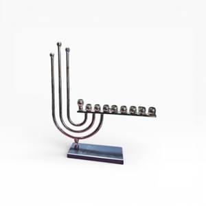 Ménorah minimaliste en acier inoxydable à neuf branches, style architectural moderne, décoration juive pour Hanouka - Product Image 2