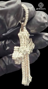 Pendentif Croix Personnalisé Entièrement Sertie de Diamants, Bijou Hip Hop Tendance, Provenant d'un Fournisseur Indien - Product Image 4