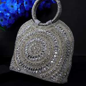 <b>Large</b> Capacity Classic Fabric Hand <b>Beaded</b> Embroidered Portable Cosmetic Jewelry Storage Bag Foldable Zipper - Product Image 2