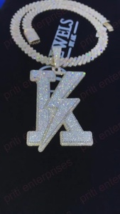 จี้ฮิปฮอปประดับเพชรโมอิสซาไนต์ เครื่องประดับแร็ปเปอร์ เงินแท้ 925 จี้ตัวอักษรแบบกำหนดเอง ชุบทอง 18K สำหรับผู้ชาย - Product Image 3