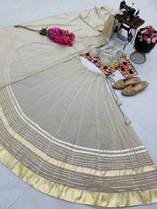 Nouvel ensemble de lehenga de créateur pour soirée, en tissu Mal Mal infroissable, longueur ras du sol, avec broderie miroir, extensible, séchage rapide et réversible - Product Image 5