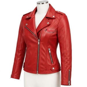 Chaqueta de cuero para mujer con un diseño elegante, ajuste cómodo y construcción duradera, con acabados elegantes y un estilo práctico y moderno. - Product Image 3