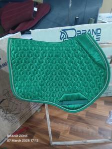BRAND ZONE Tapis de selle matelassés personnalisés avec logo de l'entreprise, accessoires pour chevaux, tapis de selle, numnah, équipement équestre, équitation - Product Image 4