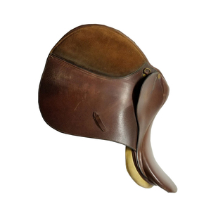 Selle de polo haut de gamme conçue pour un soutien solide, une maniabilité équilibrée et un mouvement fluide lors des compétitions équestres. - Product Image 4