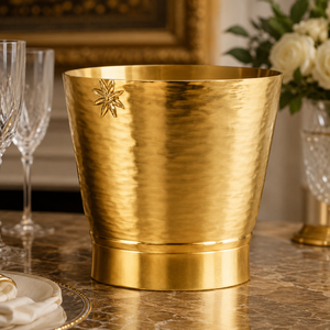 Cubo de Hielo de Plata Martillado a Mano con Detalle de Estrella, Elegante Enfriador de Vino y Champán para Bar de Lujo y Decoración de Mesa de Boda - Product Image 4