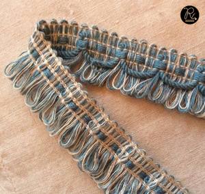 Flecos de Lujo al por Mayor con Encaje de Poliéster y Adornos Decorativos Hechos a Mano Sostenibles para Saris en Exportación a Granel - Product Image 1