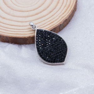 Vente en gros de pendentifs en argent sterling 925 massif sertis de zircone cubique noire en forme de larme, bijoux Memoria - Product Image 6