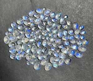 Trimurti Gems - Piezas de Cabujón de Piedra Lunar Arcoíris Natural Hechas a Mano, de Calidad, en Formas Mixtas Pequeñas de 10-20 mm, Efecto Fuego Arcoíris para Joyería - Product Image 1