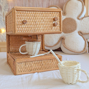 Fabrication en usine de jouets en rotin durables pour enfants, adorables jouets en forme de machine à expresso, mini-machines à café. - Product Image 1