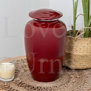 Urne funéraire rouge classique personnalisable, taille moyenne pour adulte, récipient commémoratif pour cendres. - Product Image 3