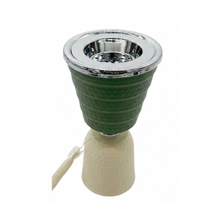 Brûleur d'encens diffuseur d'aromathérapie, base verte, dessus blanc, bordure métallique, pompon décoratif - Product Image 2