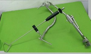 Retractor manual tipo serpiente Nathanson de DIVIED INTERNATIONAL, acero inoxidable, recto/curvo, instrumentos quirúrgicos de clase I - Product Image 1