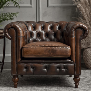 Fauteuil Chesterfield traditionnel en cuir marron avec garniture cloutée et capitonnage profond pour salon - Product Image 1