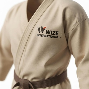 WIZE INTERNATIONAL Karate Gi Beige 100% Algodón Transpirable Uniforme Unisex para Adultos con Logotipo en la Manga Izquierda - Product Image 4