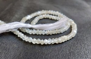 Cuentas facetadas de piedra lunar blanca natural AAA de 13.5 pulgadas, cuentas de piedra lunar blanca de 4 mm para la fabricación de joyas y manualidades - Product Image 3