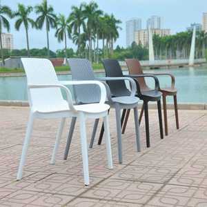 Silla de plástico moldeado estilo Luna con reposabrazos - La nueva silla de plástico moderna, colorida y hermosa para jardín - Product Image 1