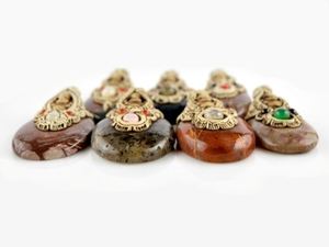 Colgante de arcilla polimérica cerámica unisex hecho a mano para joyería, colgante de modelado de piedras preciosas para bodas, diseño y tamaño personalizados - Product Image 2