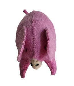 ของเล่นเพื่อการศึกษาสำหรับเด็กทำจากผ้าสักหลาดรูปหมูทำด้วยมือแบบเนปาล - Product Image 1