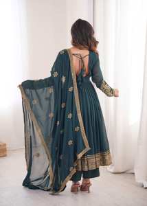 Vestido kurta tradicional de seda hasta el suelo, de secado rápido, corte holgado, para fiestas, bodas, Diwali, informal, para todas las estaciones, para mujer. - Product Image 2