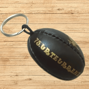Porte-clés en cuir de rugby fait à la main, ballon de rugby vintage, porte-clés personnalisé avec logo gravé, fournisseur d'artisanat pour cadeaux et souvenirs - Product Image 1