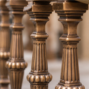 Rampe en bronze classique avec balustres cannelés tournés et colliers bombés, main courante et balustrade en métal - Product Image 2
