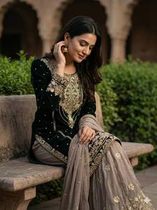 Ensemble Anarkali brodé noir et or pour femme avec palazzo en tulle et dupatta – Tenue traditionnelle indienne et pakistanaise pour mariage, longueur ras du sol - Product Image 3
