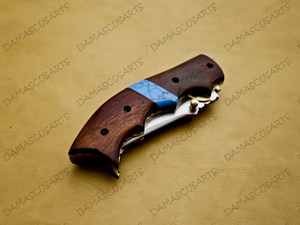 Cuchillo Plegable OEM con Mango de Madera Natural, Separador de Resina Azul, Hoja de Acero, Varilla de Afilado y Funda de Cuero Genuino - Product Image 5