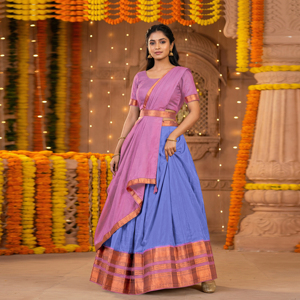 Lehenga Choli de Seda con Borde en Contraste, Diseño Acampanado, Largo hasta el Suelo, Sin Arrugas, con Dupatta a Juego, para Bodas, Fiestas, Graduaciones y Eventos Festivos - Product Image 1