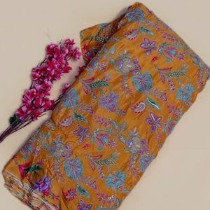 ผ้าเครปสีเหลืองมัสตาร์ดลายดอกไม้ปักเลื่อมแบบธรรมชาติ น้ำหนักปานกลาง สำหรับนักออกแบบสินค้าหรูหรา - Product Image 2