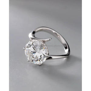 Anillo de Diamantes de Corte Redondo en Oro Blanco, Hermoso y Elegante Anillo de Compromiso para Mujer, Joyería Fina de Lujo Premium, Regalo para Ella, Boda - Product Image 4