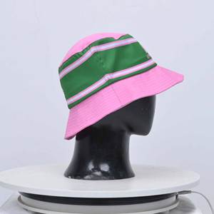 Chapeau Bob Personnalisé de Haute Qualité pour Pêcheur avec Logo Personnalisé et Bande Arc-en-ciel, Protection Solaire Intégrée - Product Image 1