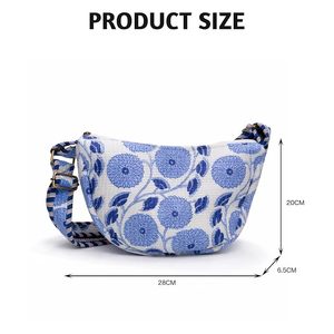Bolso Bandolera Acolchado Azul con Estampado de Paisaje, Hecho a Mano, de Algodón, Estilo Boho, Ecológico, Multifuncional, para Viaje - Product Image 3