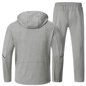 Survêtement simple et essentiel, conçu pour un usage quotidien, avec un tissu doux et une coupe confortable, parfait pour le confort quotidien. - Product Image 2