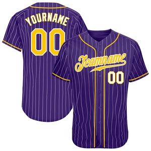 Maillot de baseball authentique personnalisé violet et blanc à rayures fines avec détails or-blanc, fabrication directe en gros pour l'industrie - Product Image 1