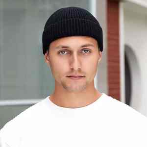 Gorro de Invierno Ligero y Elegante de Alta Calidad con Decoración de Remaches, Opción de Logotipo Personalizado, para Uso Deportivo y al Aire Libre, Tejido Común - Product Image 3