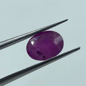 Piedra Preciosa de Rubí Natural Morado Corte Ovalado de 2.20 Quilates 6.50x9MM para Joyería - Product Image 1