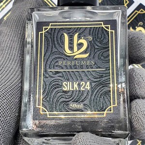 Étiquettes de parfum en feuille d'or métallique de luxe OEM, autocollants personnalisés avec logo en relief, étiquettes de bouteille cosmétique mates, résistantes aux UV et imperméables - Product Image 1