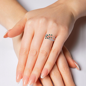 Anillo de Diamantes con Estética Botánica, Anillo de Diamantes de Lujo en Oro Rosa con Diseño de Rama de Árbol para Mujer, Joyería Fina con Gema Verde, Venta al Por Mayor - Product Image 2