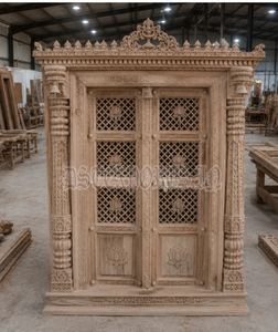 Último diseño de puerta para sala de Pooja con marco, puerta tradicional de madera para sala de Pooja con marco y diseño de loto tallado para decoración del hogar. - Product Image 2