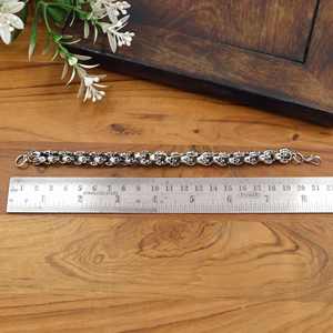 สร้อยข้อมือเงินรูปหัวกะโหลกสำหรับผู้ชาย สไตล์โกธิคพังก์ สร้อยข้อมือแบบเชื่อมต่อ ทำจากสแตนเลส เครื่องประดับแฟชั่น - Product Image 2