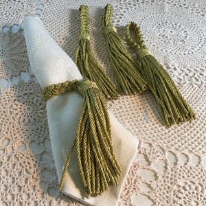 Anneau de serviette en macramé vert simple pour la décoration de table à manger à la maison, accessoire élégant pour la mise en scène de la table de cuisine, vente en gros depuis l'Inde - Product Image 1