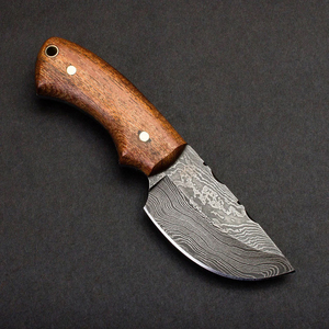 Couteau de chasse artisanal en acier Damas, lame fixe professionnelle, manche en bois, personnalisation OEM, prise en main confortable - Product Image 1